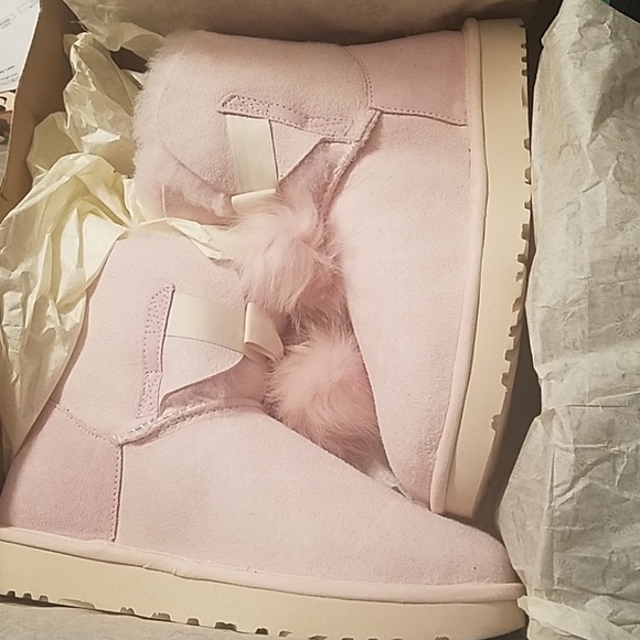 NIB UGG Gita Boots - Picture 3 of 5